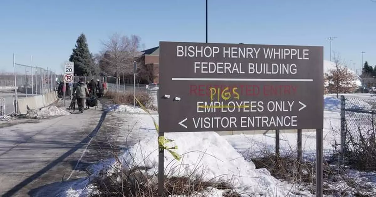 Federal judge extends order protecting refugees in Minnesota from being arrested and deported