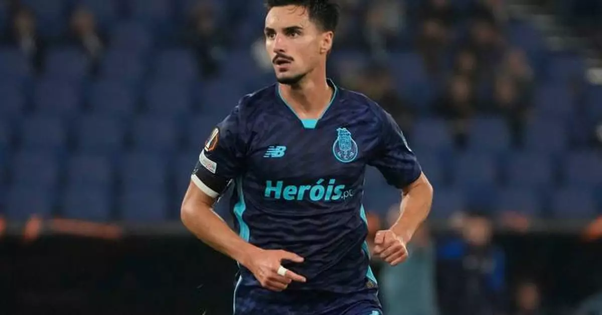 Canadian midfielder Stephen Eustáquio acquired by LAFC on loan from Porto