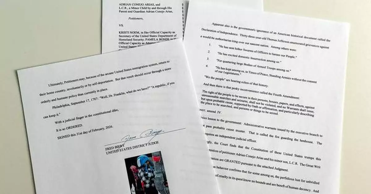 Father of 5-year-old detained in Minnesota disputes government assertion he abandoned the boy