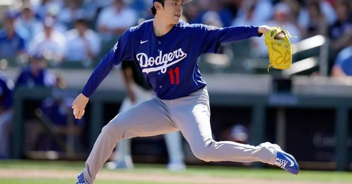 Dodgers' Roki Sasaki erratic in first spring training outing, gives up 3 runs over 1 1/3 innings