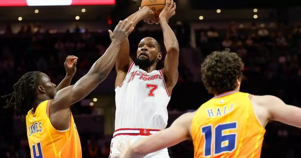 Durant scores 35 points as Rockets hold on to beat Hornets 105-101