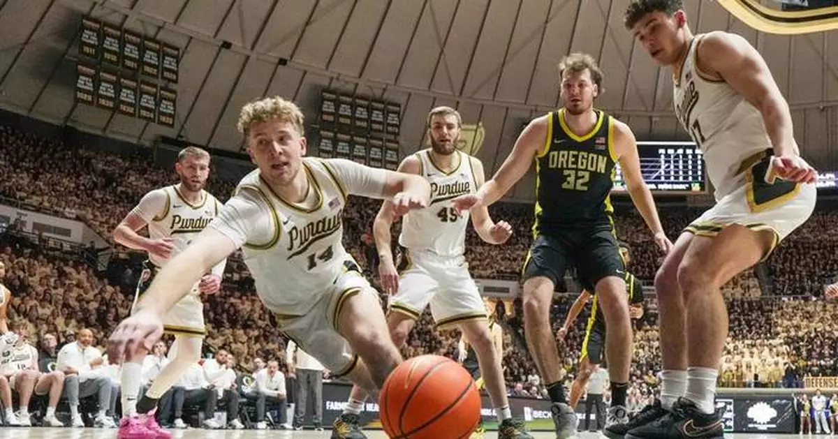 Fletcher Loyer's final minute-scoring flurry helps No. 12 Purdue rally late to get past Oregon 68-64