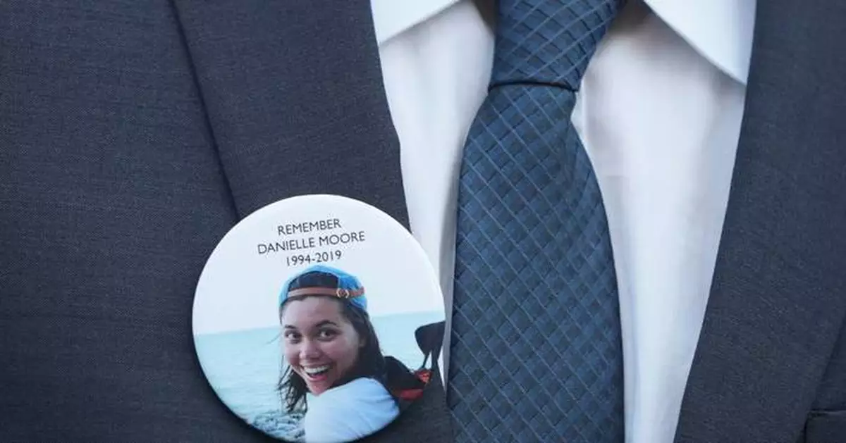 Families of plane crash victims ask US appeals court to revive a criminal case against Boeing