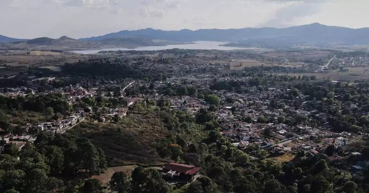 In 'El Mencho's' last redoubt, a crucifix, saint candles and a handwritten psalm