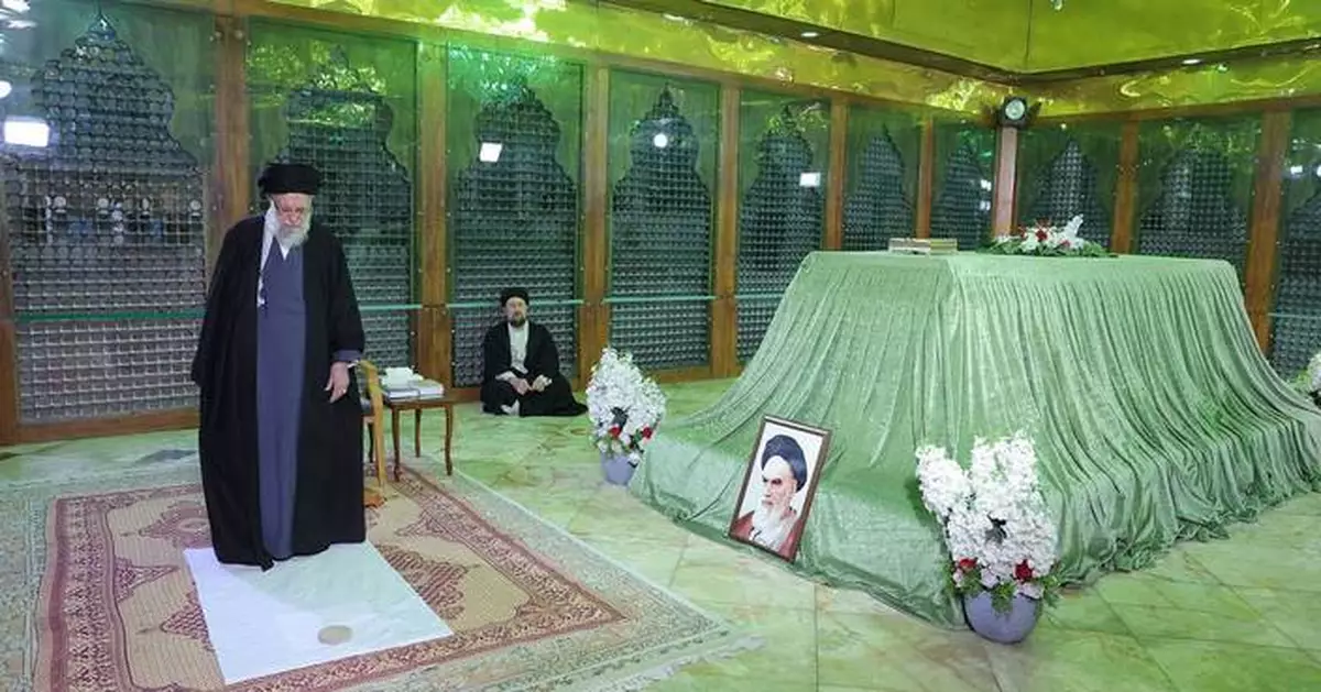 Blast in Iran port city kills 1, wounds 14 before Strait of Hormuz naval drill watched by US