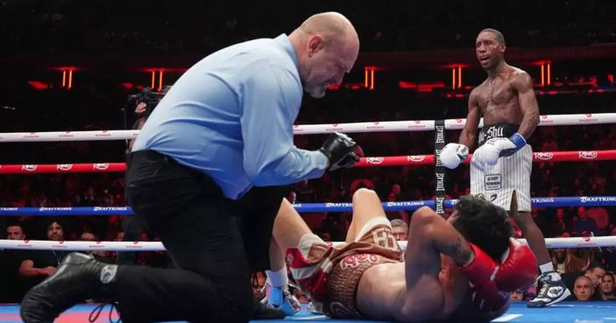 Shakur Stevenson dominates Teofimo Lopez to become a 4-division champion