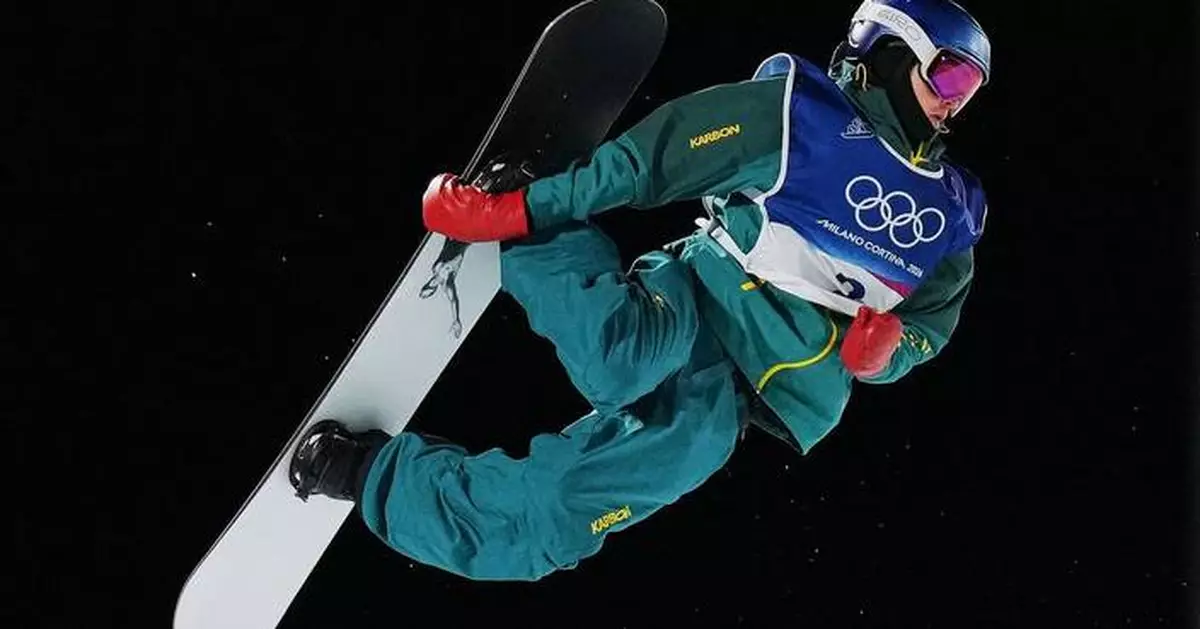 Ayumu Hirano and Scotty James make it through an epic night of qualifying on the Olympic halfpipe