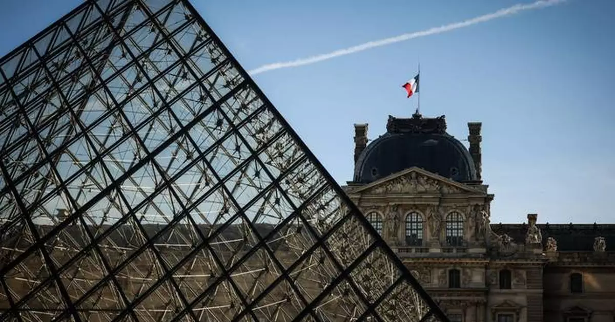 What to know as the Louvre gets a new chief after a surprise resignation and a bruising year
