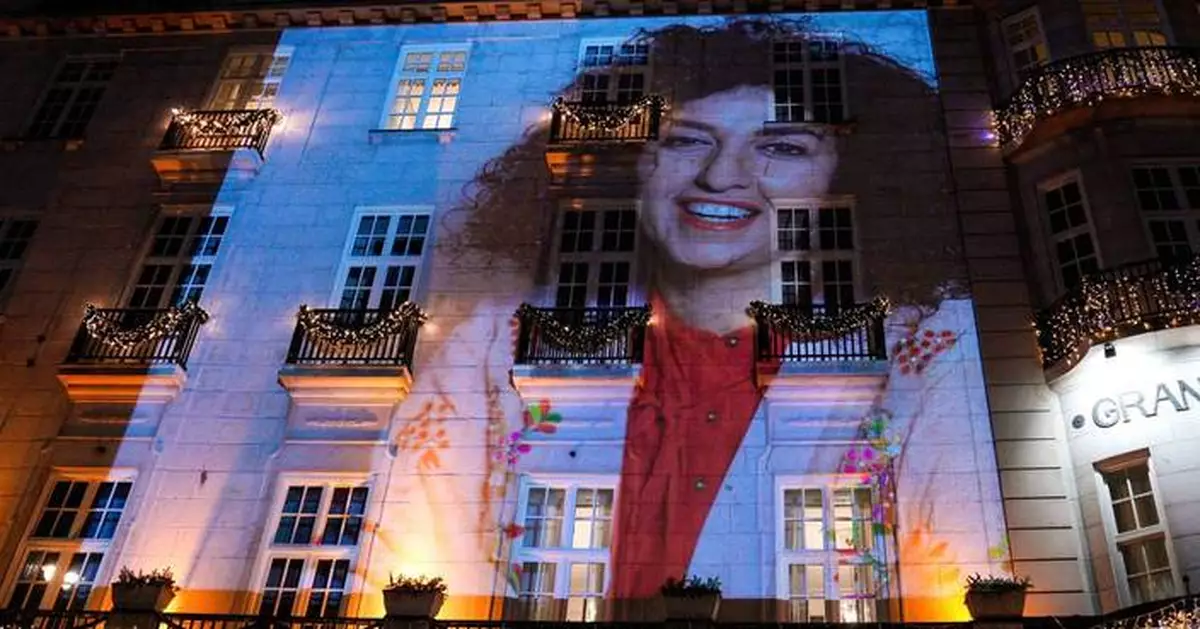 Imprisoned Iranian Nobel Peace Prize winner Narges Mohammadi is in worsening health, husband says