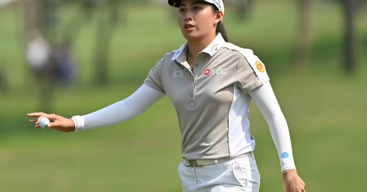Top-ranked Jeeno Thitikul moves into contention at her home LPGA tournament in Thailand