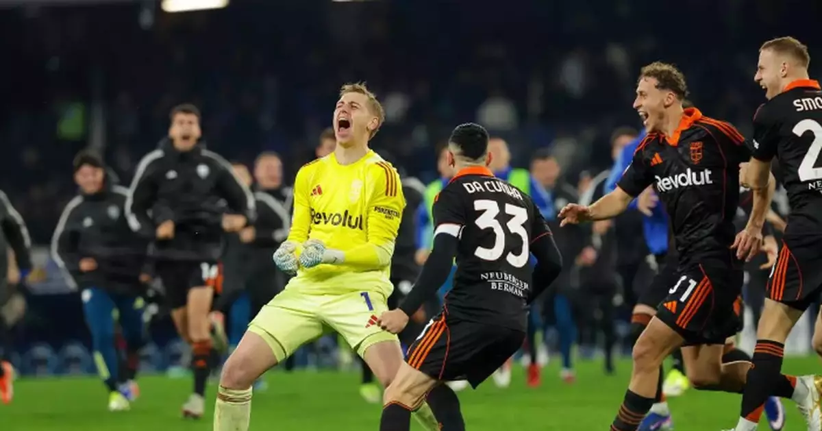 Como beats Napoli on penalties to advance to Coppa Italia semifinals