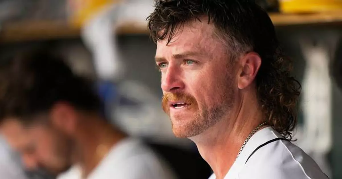 Right-hander Chris Paddack and the Marlins finalize their $4 million, 1-year contract