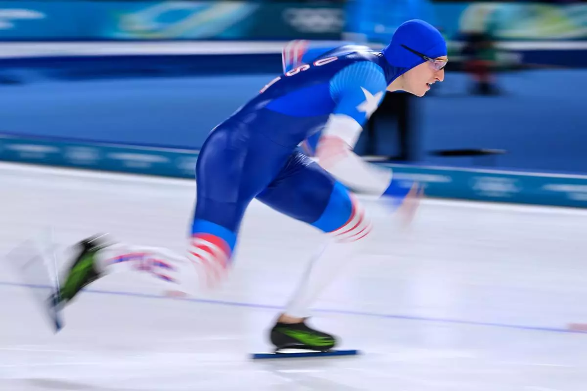 Jordan Stolz of the U.S. competes to win a silver medal in the men's 1500 meters speedskating race at the 2026 Winter Olympics, in Milan, Italy, Thursday, Feb. 19, 2026. (AP Photo/Ben Curtis)
