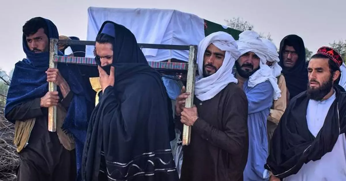 Pakistan carries out airstrikes inside Afghanistan with no letup in border fighting