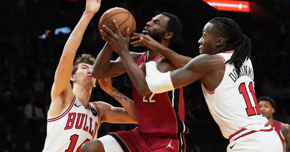 Ayo Dosunmu's season-high 29 points lead short-handed Bulls past Heat, 125-118