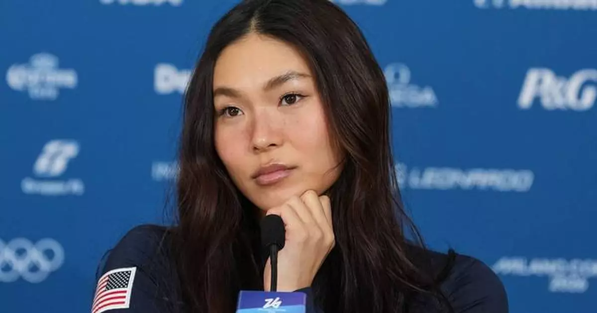US snowboard star Chloe Kim calls for unity after Trump bashes teammate over immigrant crackdown