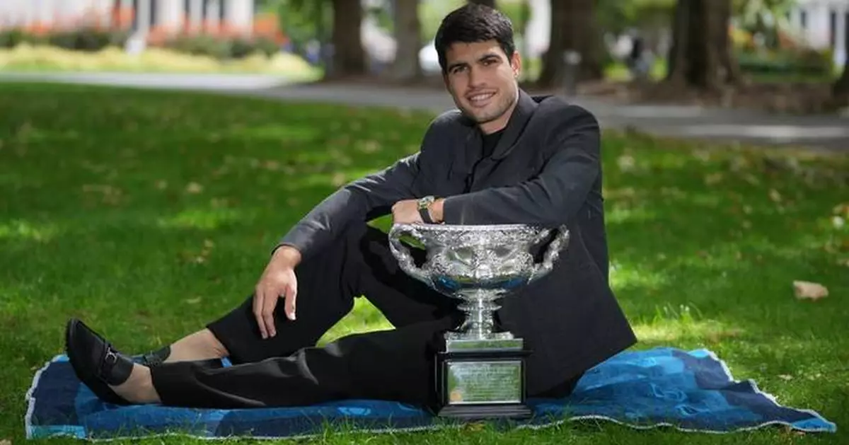 Sabalenka stays top-ranked on women's tour despite loss, Djokovic up to third on men's tour