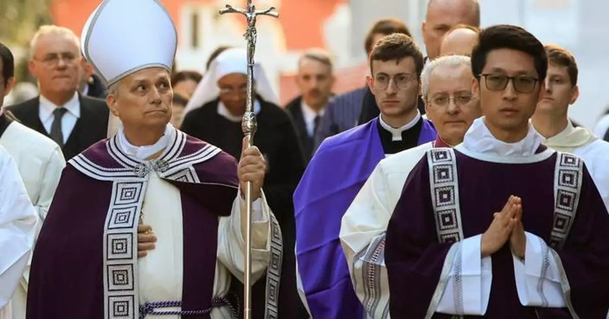 Pope laments 'ashes of international law' left by today's conflicts in Ash Wednesday liturgy