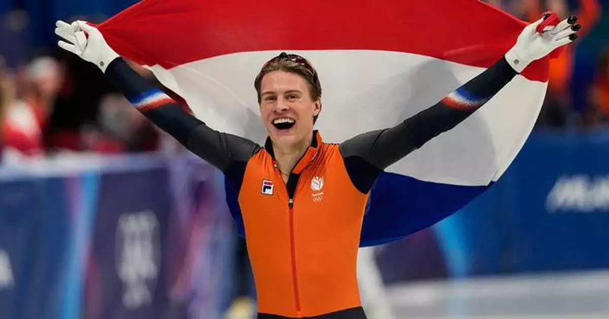 Dutch short track star Jens van 't Wout has a gold tooth and now has 2 gold medals at the Olympics