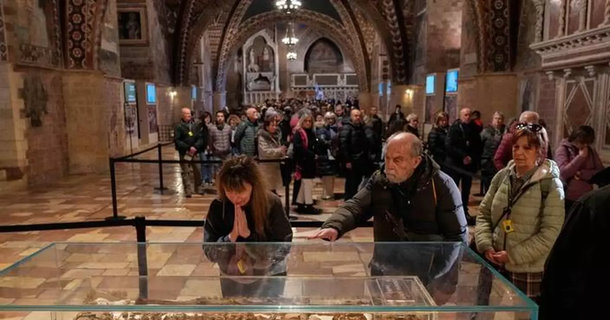 Display of St. Francis of Assisi's bones confirms enduring appeal of relics for Christians