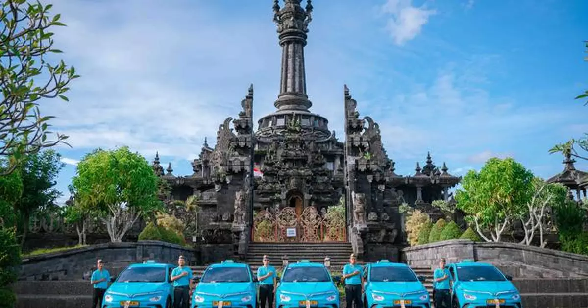 Green SM Launches All-Electric Taxi Service in Bali with Taksi Komotra