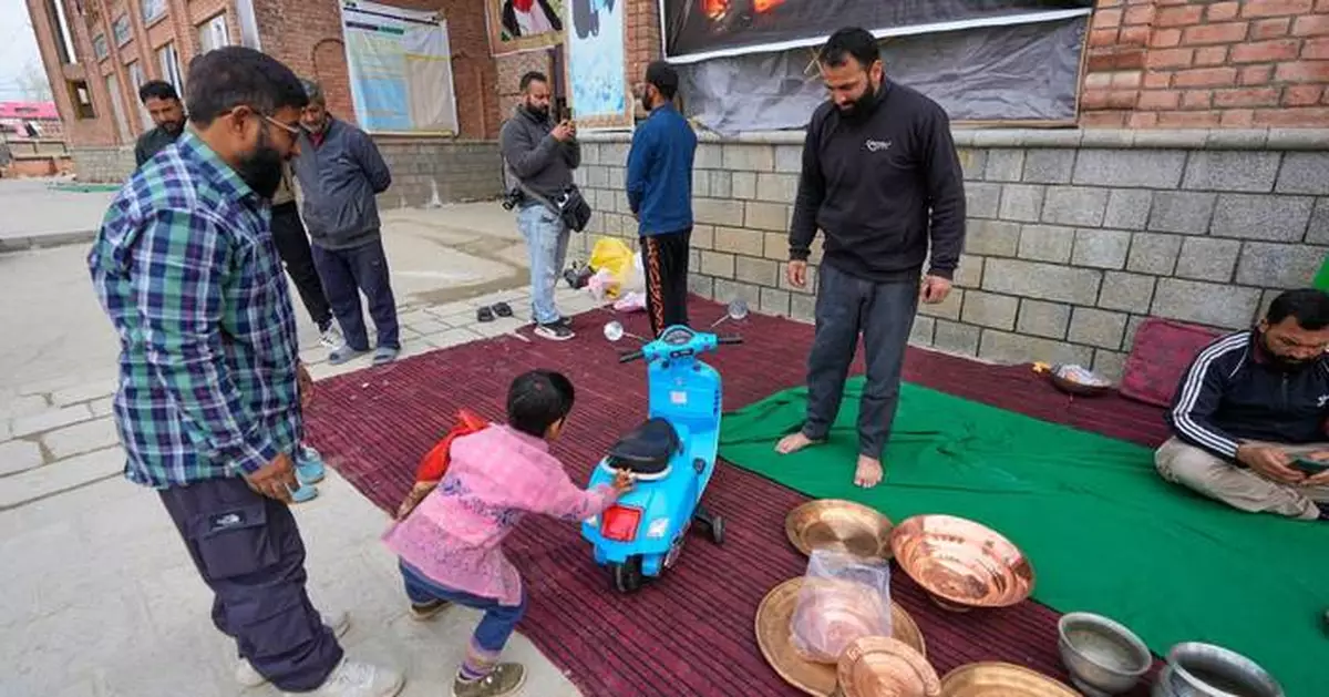 War in Mideast spurs Muslims in Indian-controlled Kashmir to collect donations for Iran, in photos