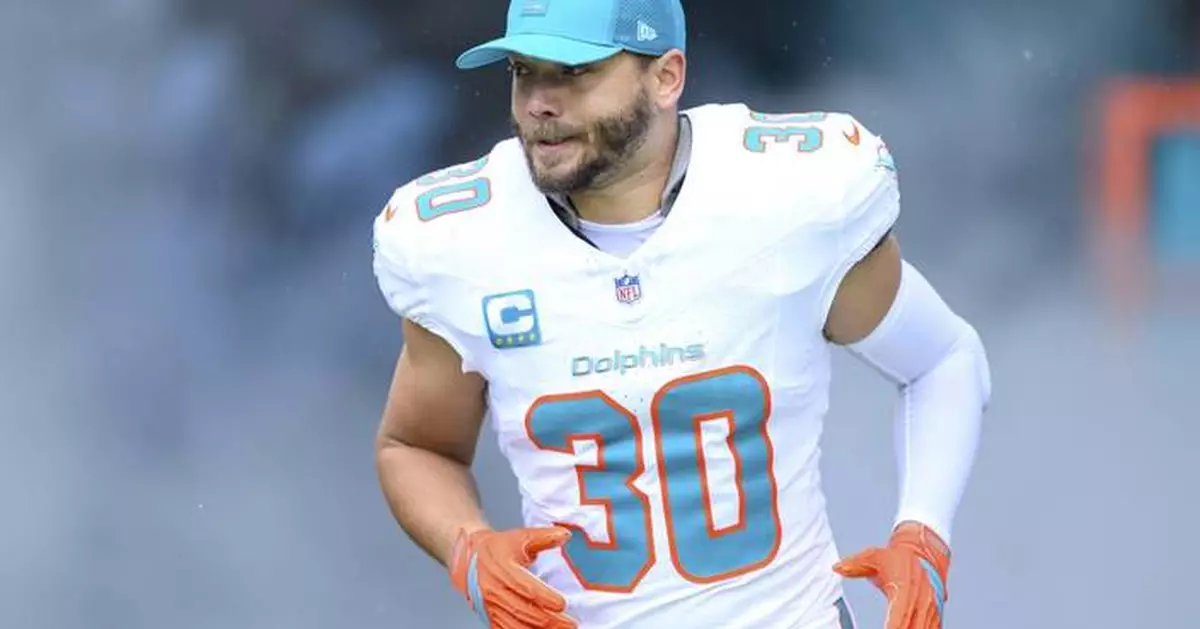 Chargers agree to terms with former Dolphins fullback Alec Ingold on a multiyear contract
