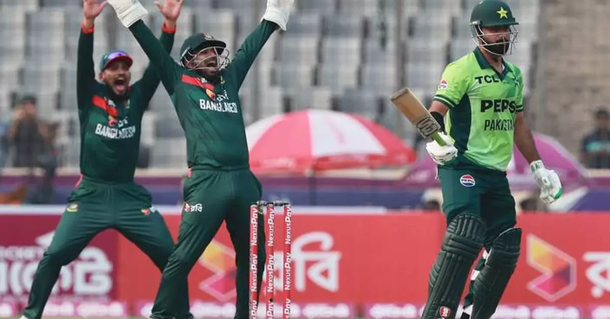 Bangladesh wins toss, elects to field against Pakistan in 2nd one-day cricket international