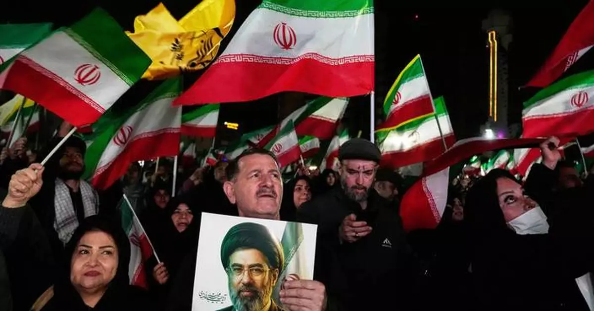 Iran and the US harden their positions as Tehran keeps its grip on the Strait of Hormuz