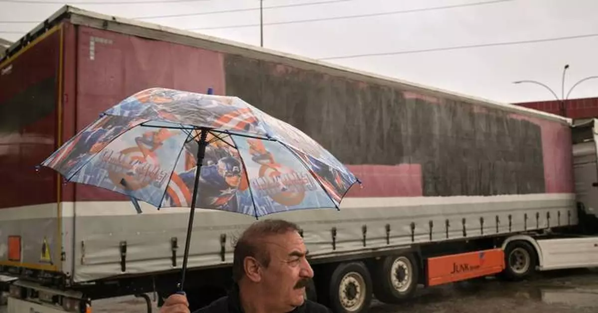 Iranians cross into northern Iraq for cheaper food, internet and work after border reopens