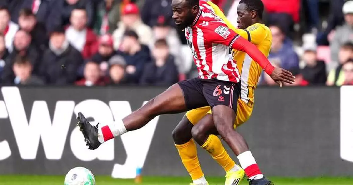 Arsenal strengthens grip on title race as Dowman becomes youngest ever Premier League scorer