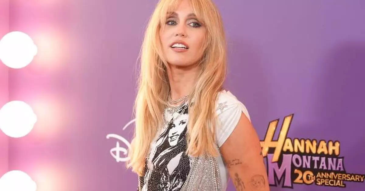 Now a true pop star, Miley Cyrus returns to her 'Hannah Montana' roots to fete anniversary special