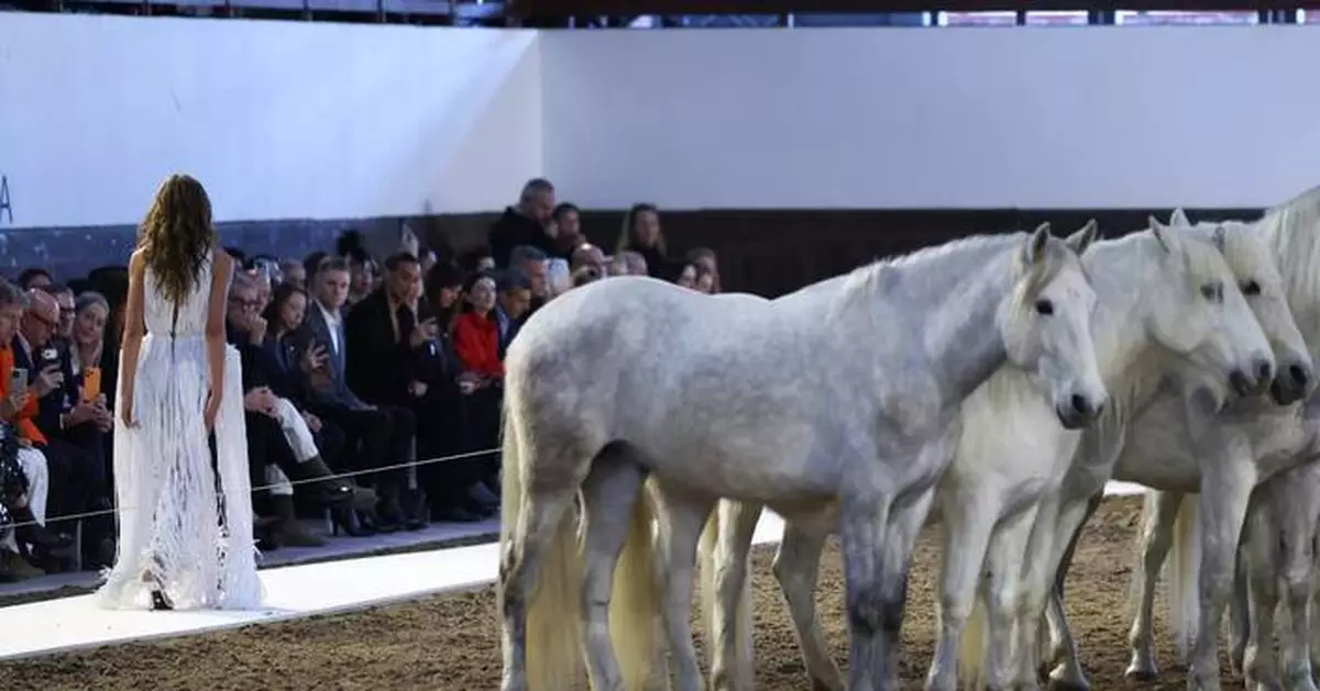 Stella McCartney lets horses steal the show — and makes her point in Paris without saying a word