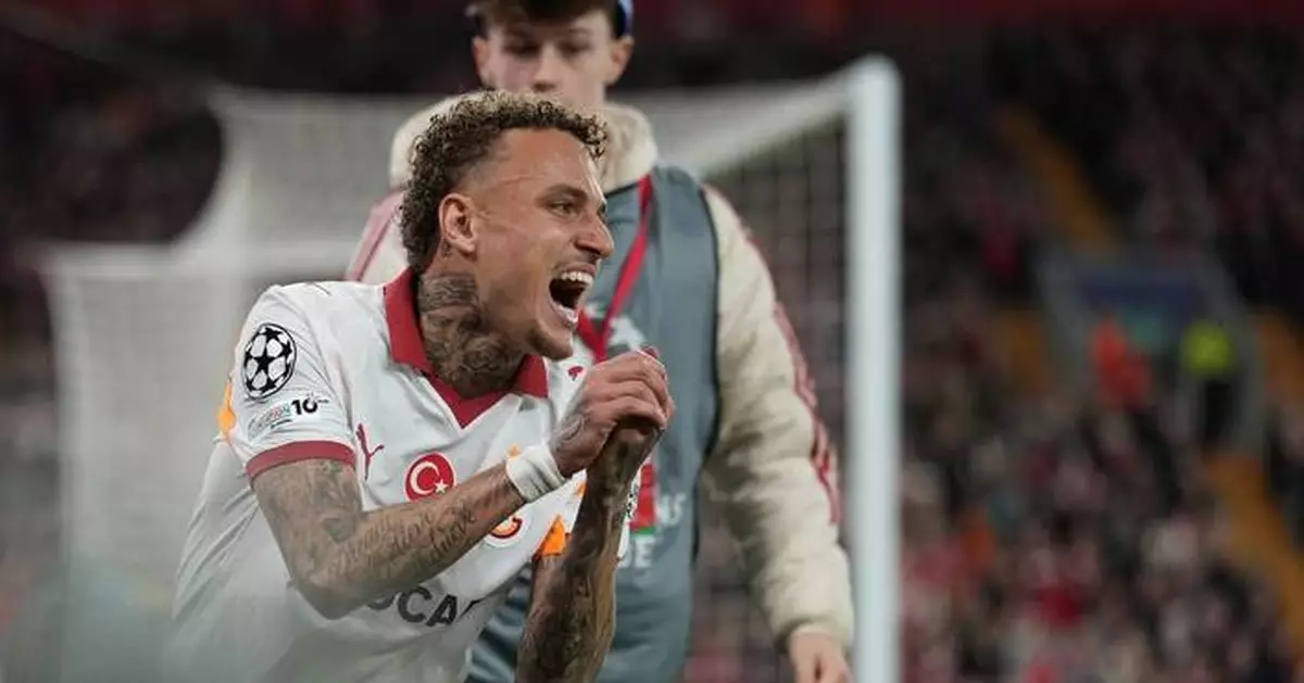 Galatasaray player Noa Lang sustains freak hand injury after colliding with advertising boards