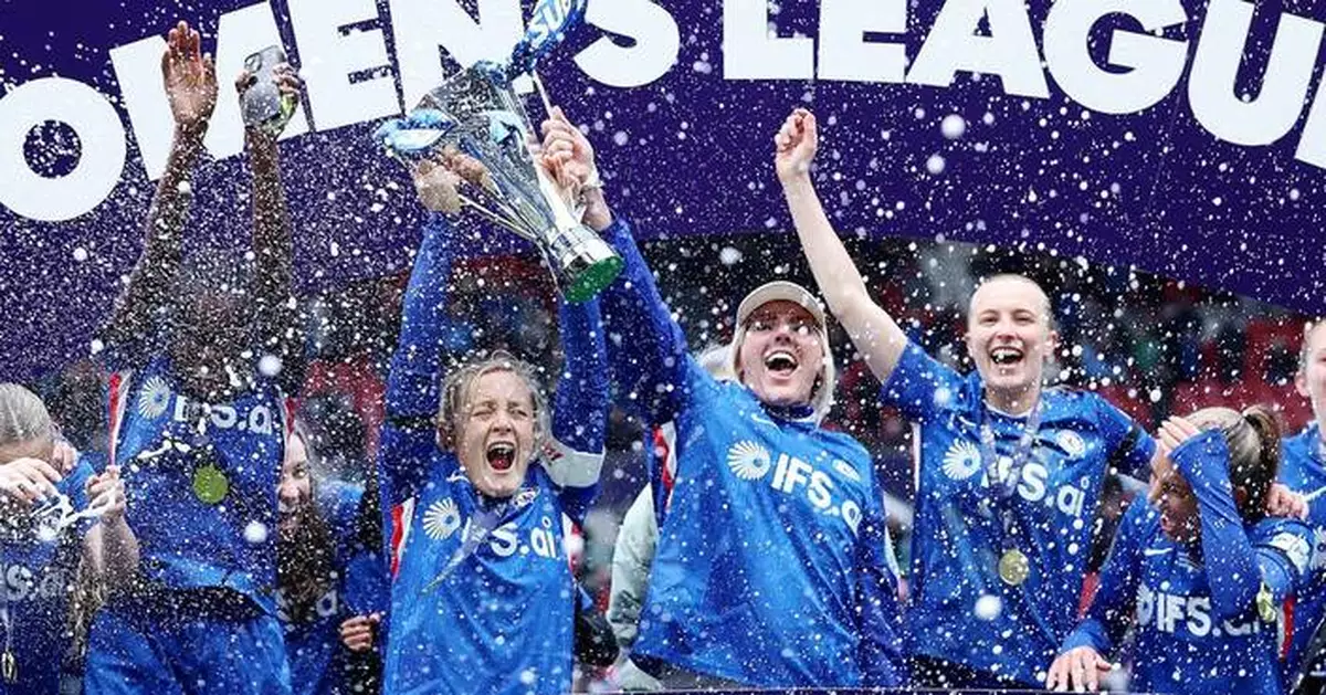 Chelsea beats Man United 2-0 to retain Women's League Cup