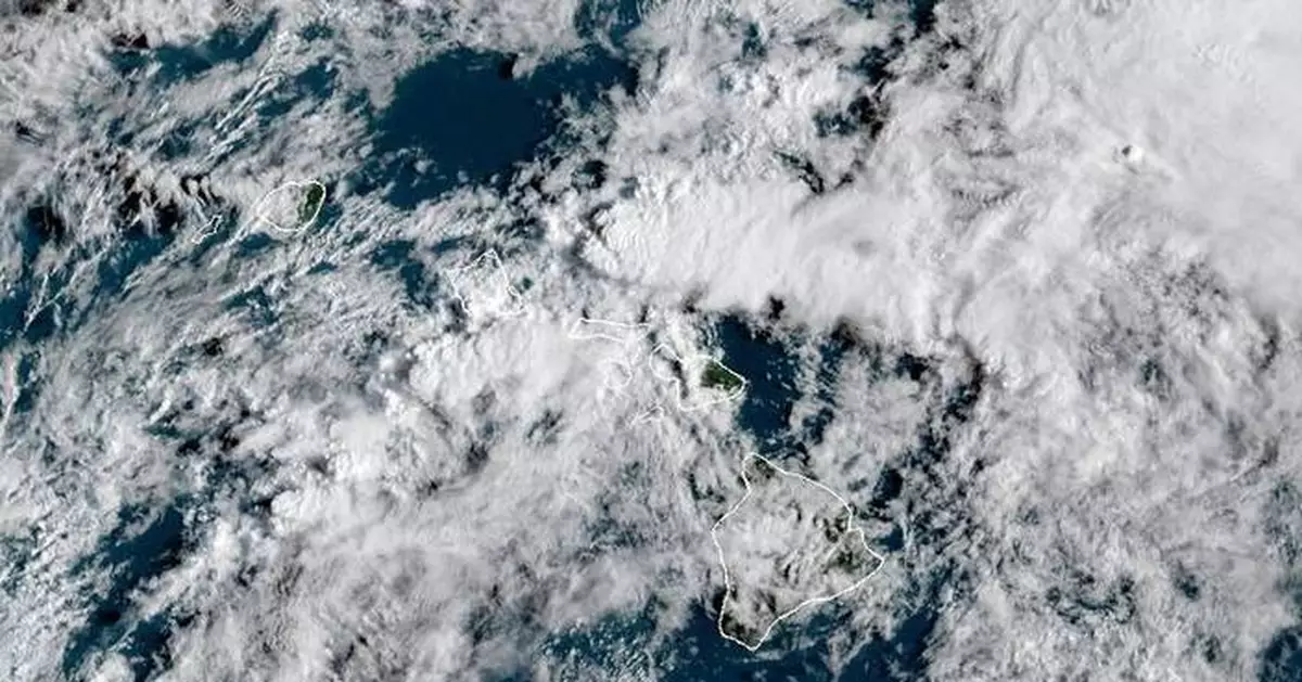 Over 5,500 told to evacuate flooding in Hawaii as officials warn 120-year-old dam could fail