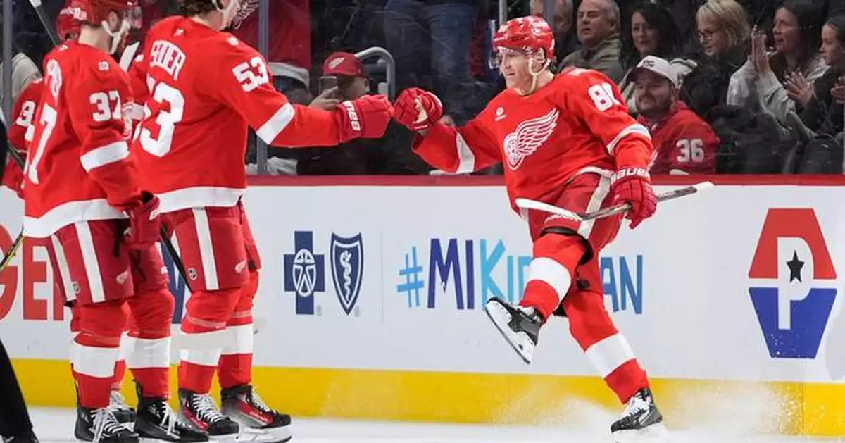 Kane takes sole possession of 4th place on U.S.-born career goals list in Red Wings' win over Flames