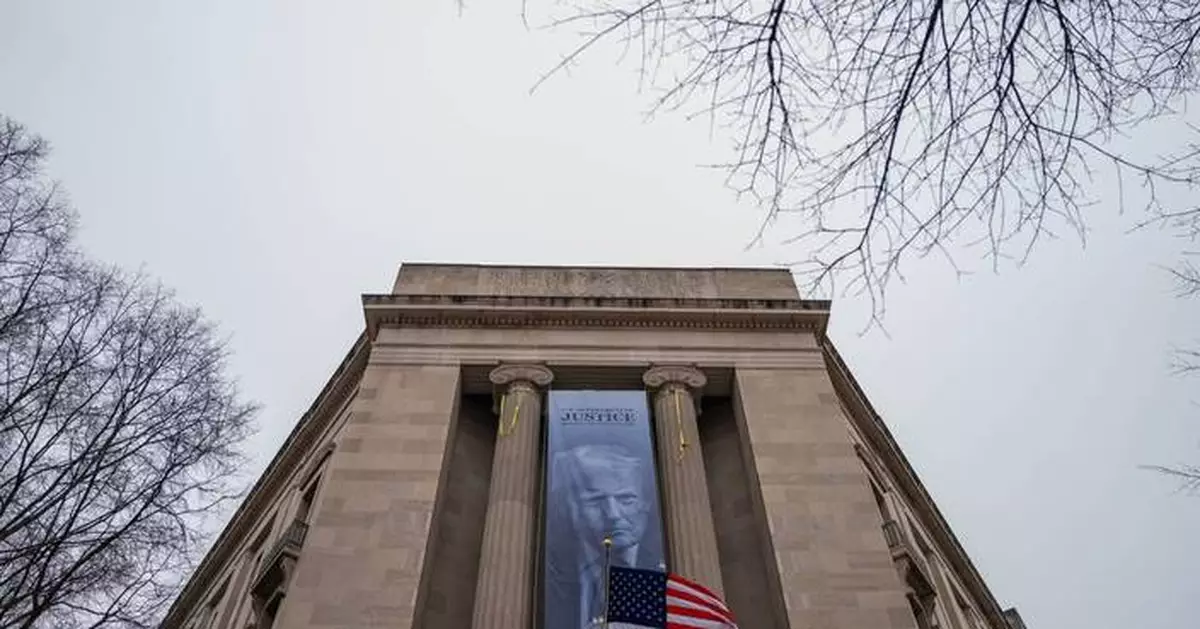 After abandoning law firm executive orders, Trump administration reverses course and pursues fight