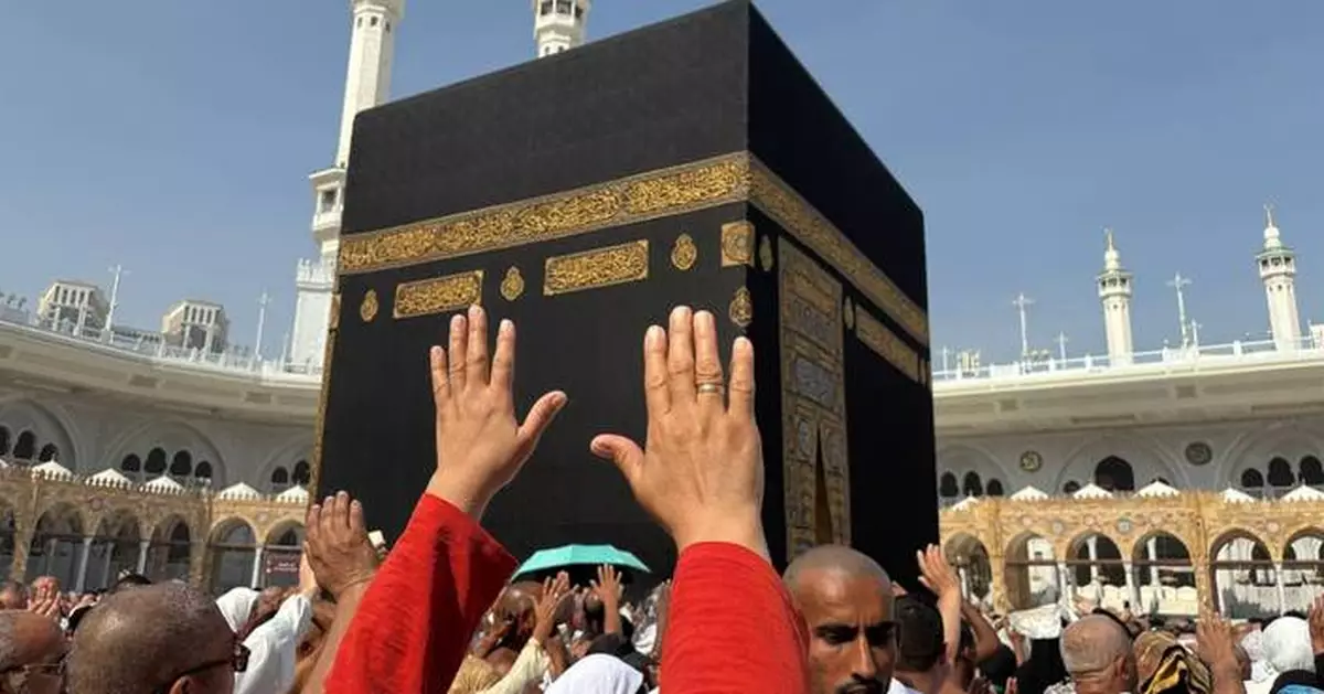 War in the Middle East ensnares many Muslim pilgrims in travel chaos