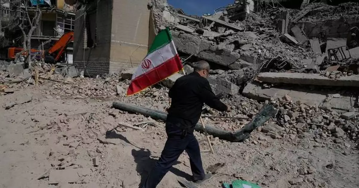 Iran launches new wave of attacks on Israeli and US bases while Israel begins new strikes in Lebanon