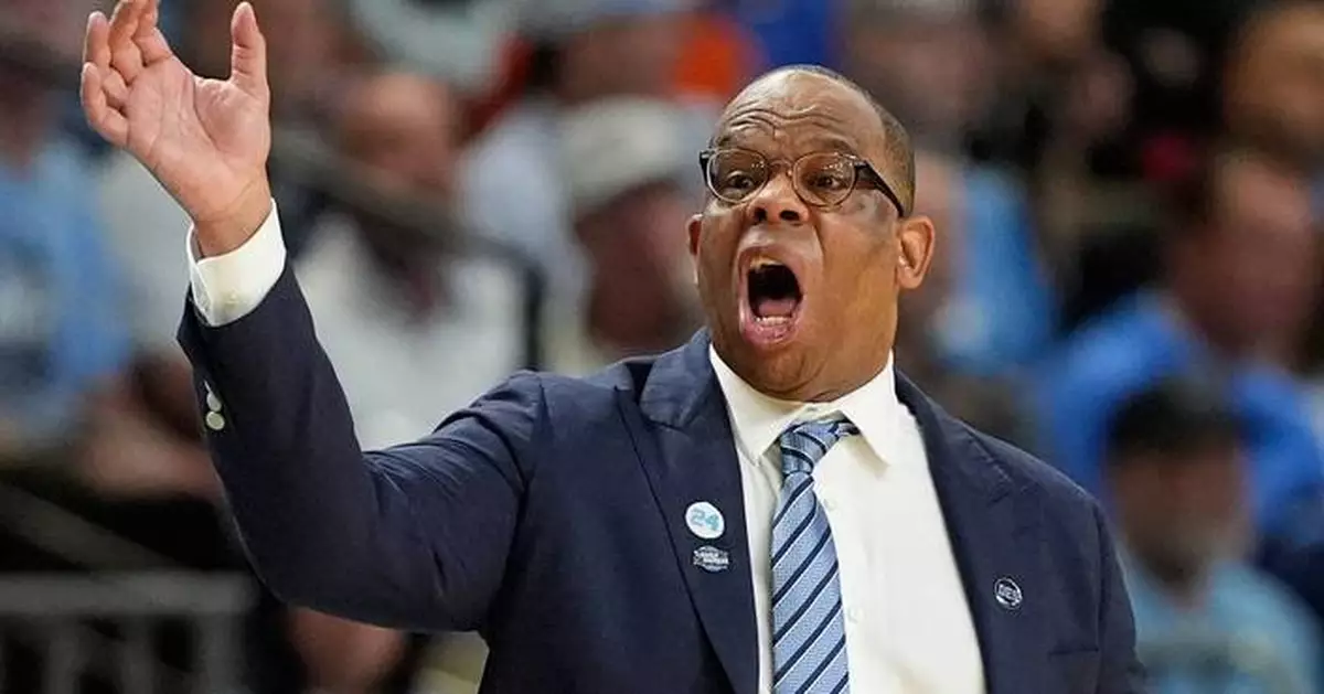 North Carolina blows a huge lead and makes another early March Madness exit under Hubert Davis