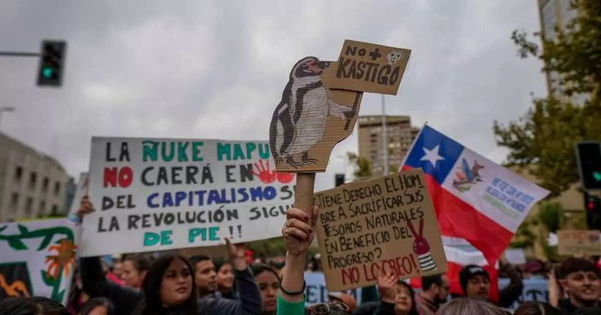 Chileans mark World Water Day by protesting President Kast's rollback of environmental rules