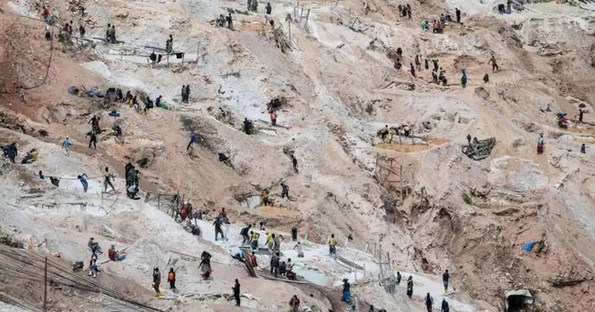 At least 200 dead in a Congo coltan mine collapse, authorities say, as rebels dispute toll