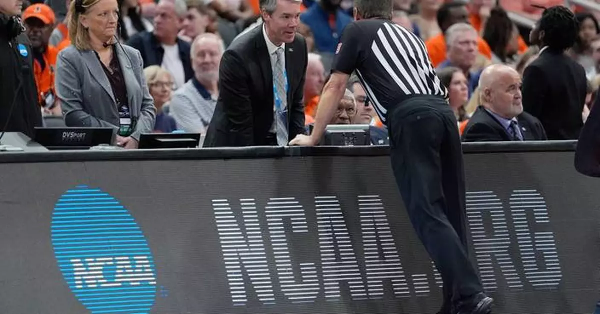 Buzzer sounds nonstop for about 7 minutes, causing delay in Iowa-Illinois March Madness game