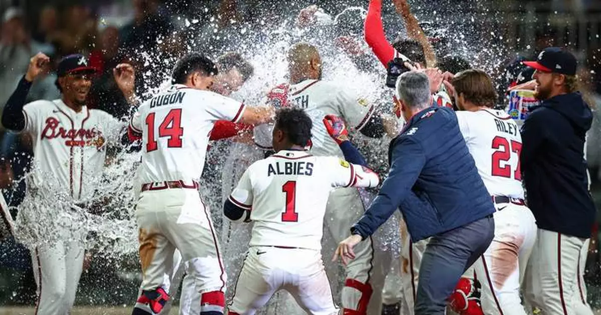 Less than 2 weeks after his mother's death, Dominic Smith delivers a historic Braves walk-off