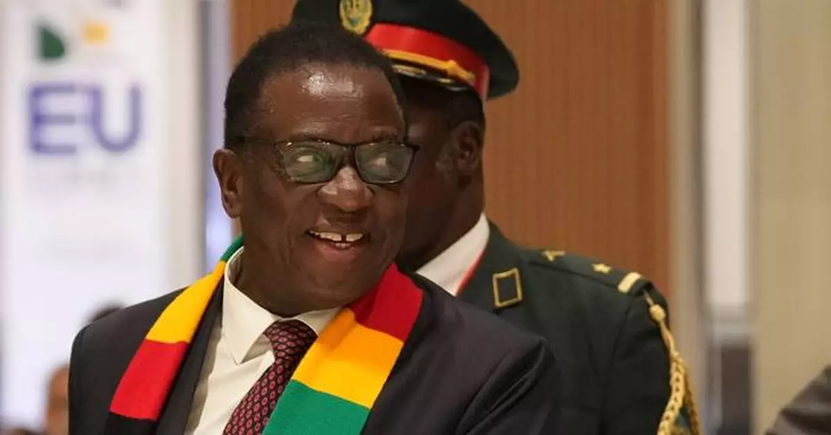 Zimbabwe detains top opponent of changes extending president's rule