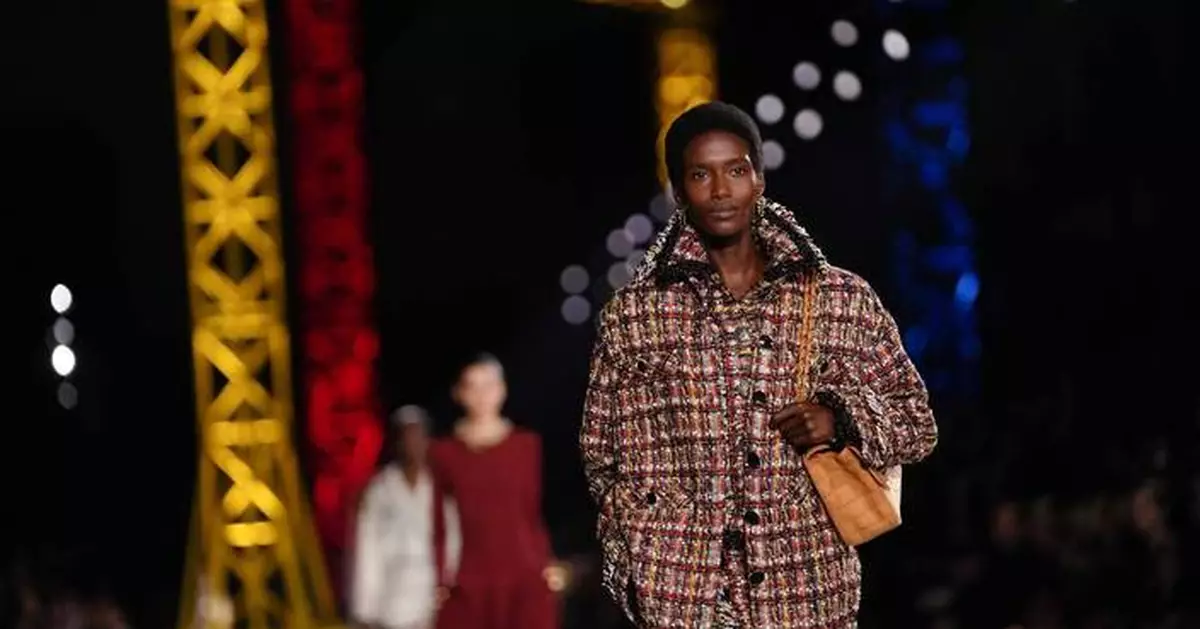 Margot Robbie, Oprah watch Blazy transform Chanel with color and craft