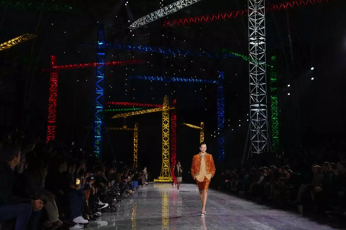 A model wears a creation as part of the Chanel Fall/Winter 2026-2027 Women's collection presented in Paris, Monday, March 9, 2026. (AP Photo/Aurelien Morissard)