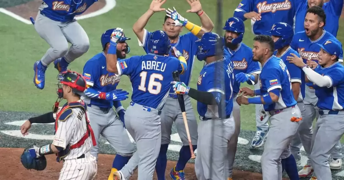 Abreu’s 3-run homer sends Venezuela to its first WBC semifinal in 17 years