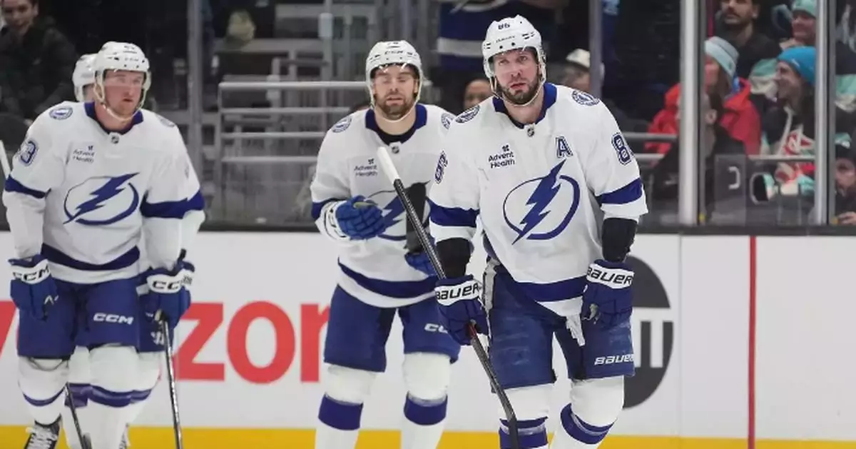 Nikita Kucherov nets a hat trick and 2 assists as the Lightning beat the Kraken 6-2
